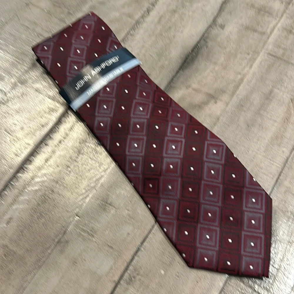 NWT JOHN ASHFORD MENS Maroon/Burgandy Satin Tie Key West Geometric Pattern